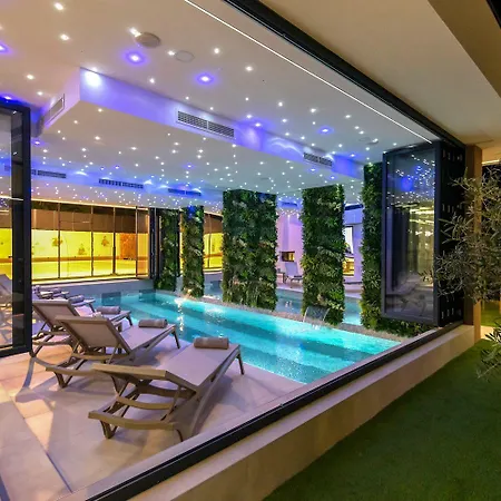 فيلة Cos Grubine